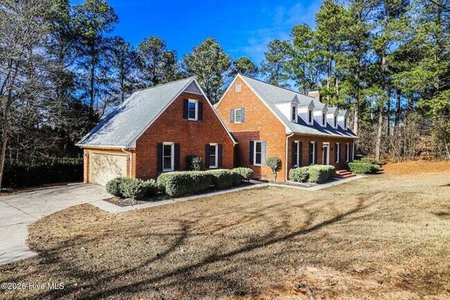 Foto del edificio - 809 Houndslake Dr