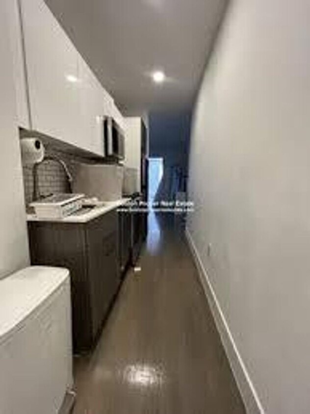 Primary Photo - No Brokers Fee, No Security Deposit, Heat,...