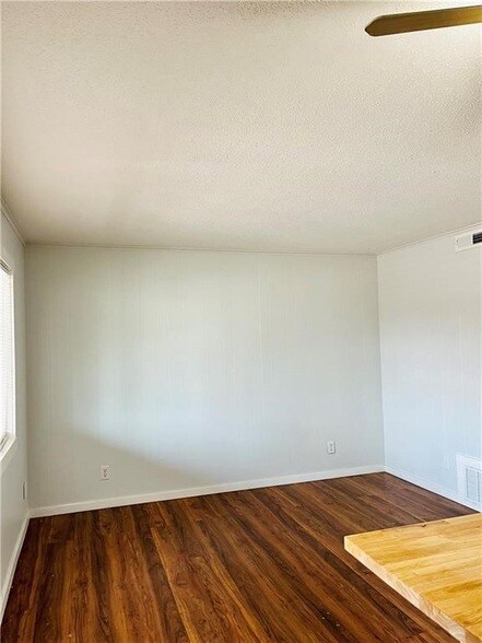 Foto del edificio - 969 W Holly Street Unit 8