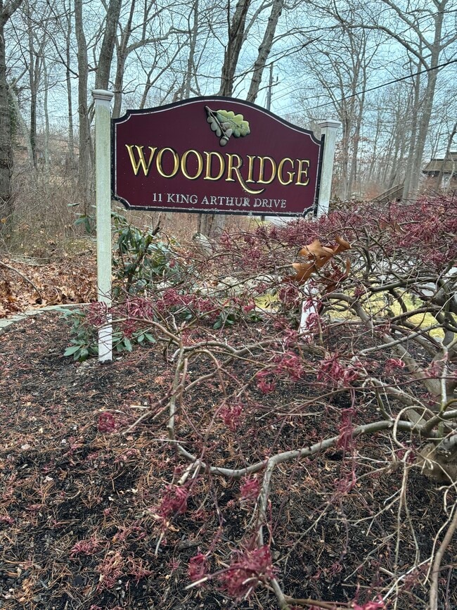 Building Photo - 11 King Arthur Dr