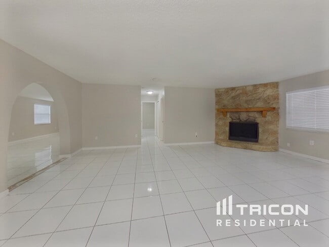 Building Photo - 7116 Green Needle Dr