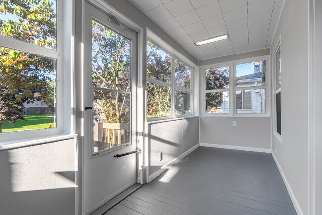 Foto del edificio - 312 Upland Ave