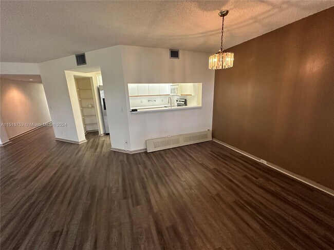 Foto del edificio - 12901 SW 15th Ct
