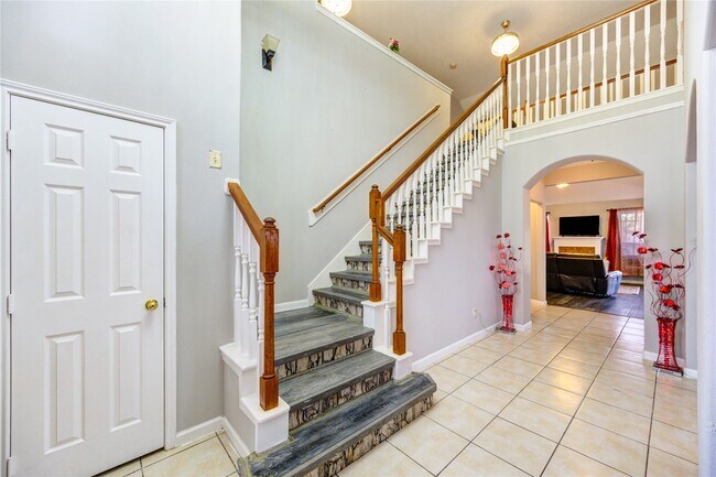 Building Photo - 14710 Kendallbrook Dr