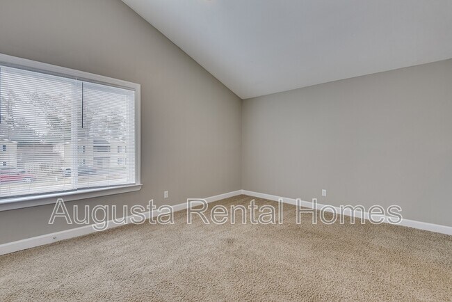 Foto del edificio - 4016 Wheeler Woods Rd