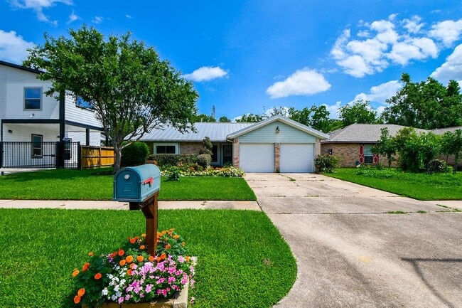 Building Photo - 10426 Alcott Dr