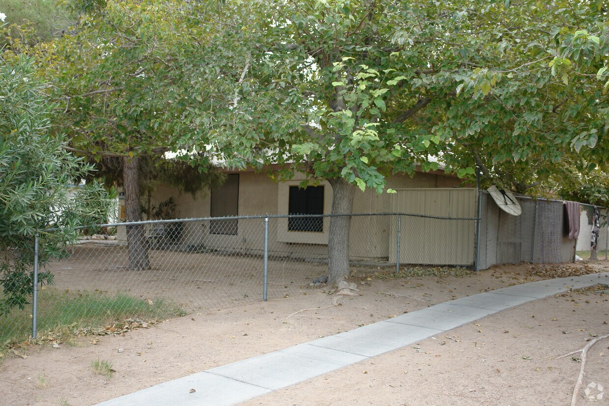 Building Photo - 4304 Stewart Ave