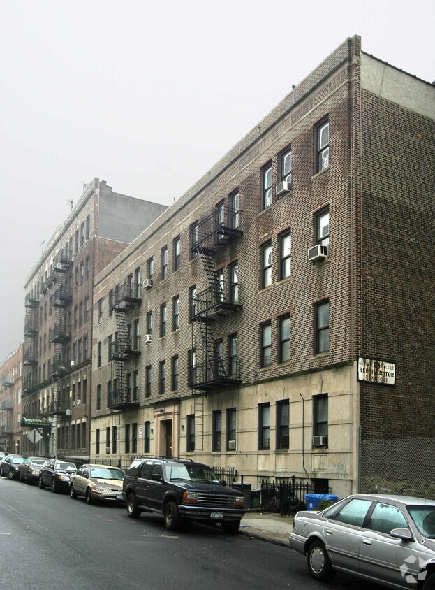 320 Lincoln Place - 320 Lincoln Pl
