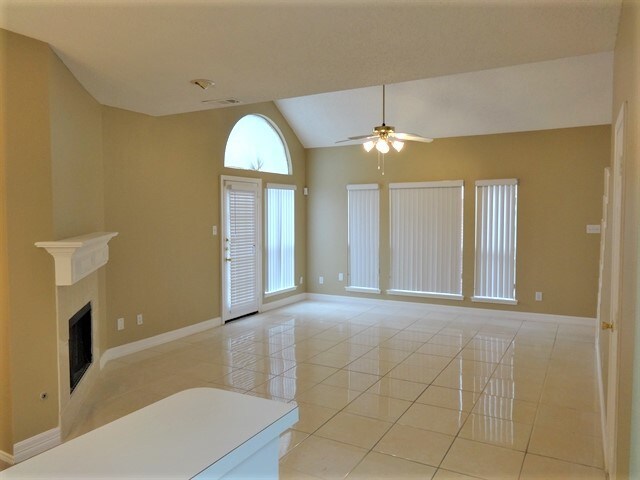 Building Photo - 1321 Marken Court