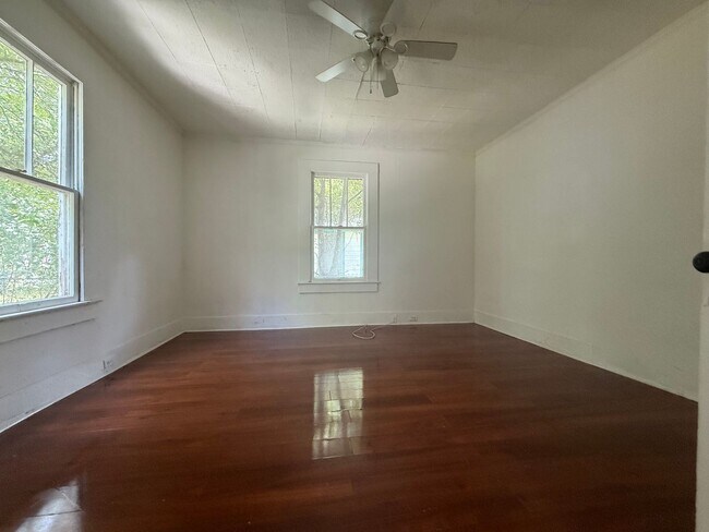Foto del edificio - 3 Bedroom 1.5 Bathroom House in