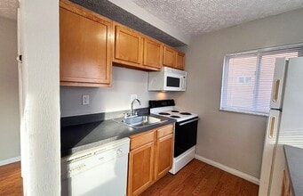 Building Photo - 555 Lowell Ave