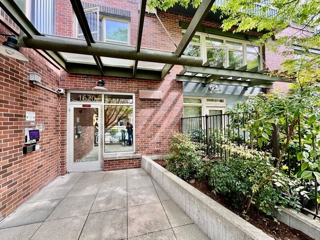 Building Photo - 1620 Belmont Ave