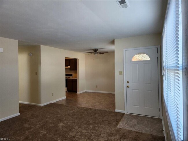 Foto del edificio - 6132 A Brookwood Drive, Suffolk - Availabl...