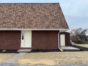 Building Photo - 164 Logan Rd