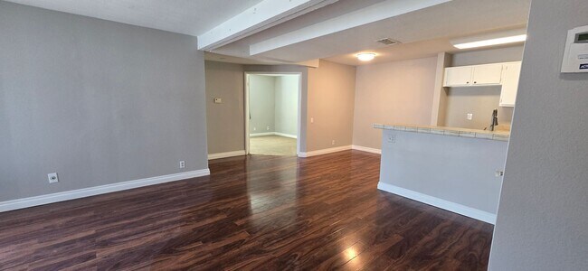 Building Photo - Spacious 2 Bedroom with Private Patio & In-Unit Laundry