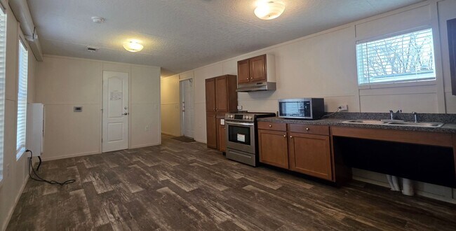 Foto del edificio - 3/2 MOBILE HOME IN COMMANDER'S PALACE - FRENSHIP ISD