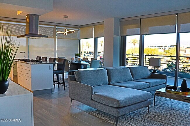 Foto del edificio - 7180 E Kierland Blvd