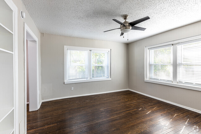 1HAB, 1BA - 500 ft² - Flats at Warwick