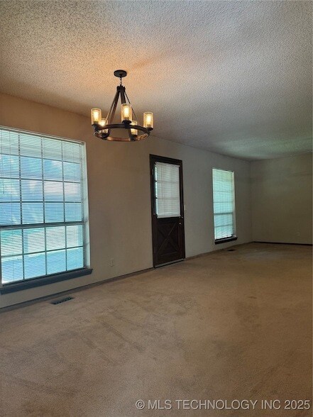 Foto del edificio - 7833 E 79th Pl