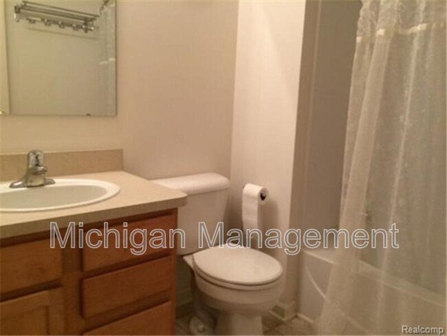 Building Photo - 28875 Cullen Dr