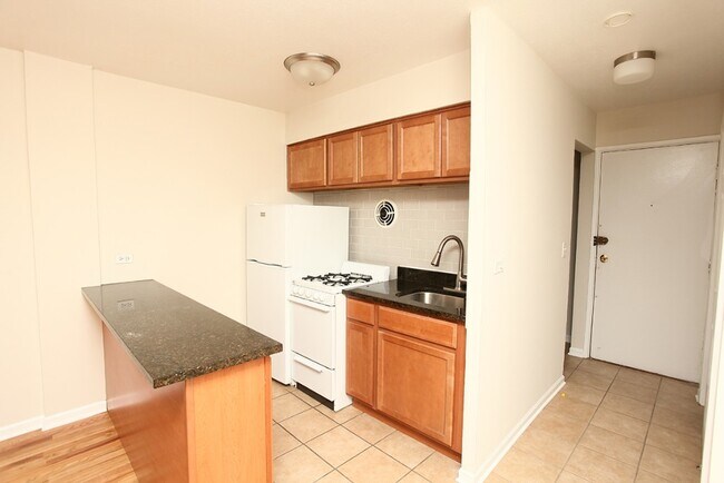 Foto del edificio - 5847 N Winthrop Ave