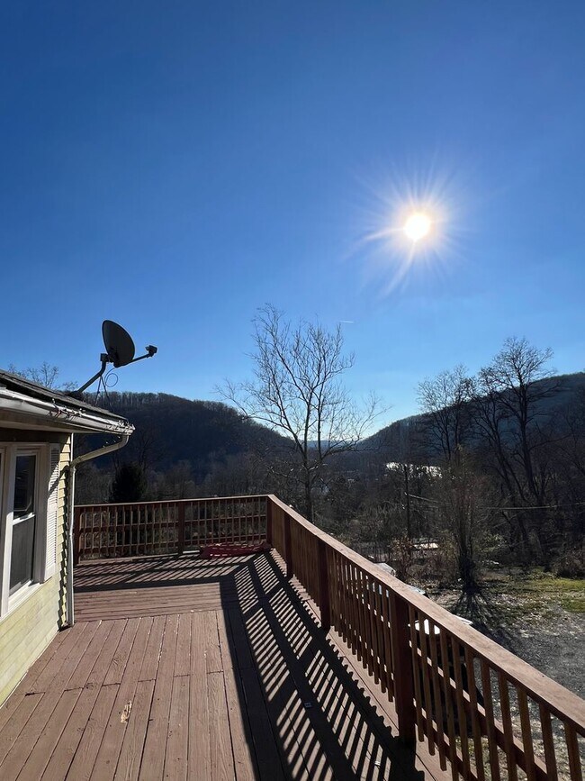 Foto del edificio - 505 Royal Manor Rd