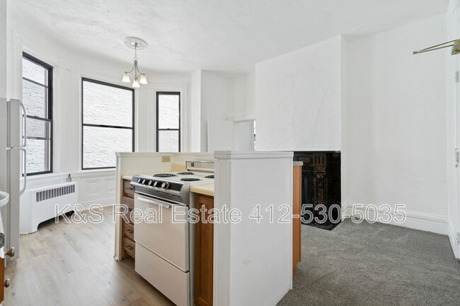 Building Photo - 2119 Sidney St