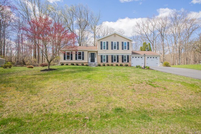Building Photo - Amazing 5 BR/3 BR Single-Family Home in Ro...