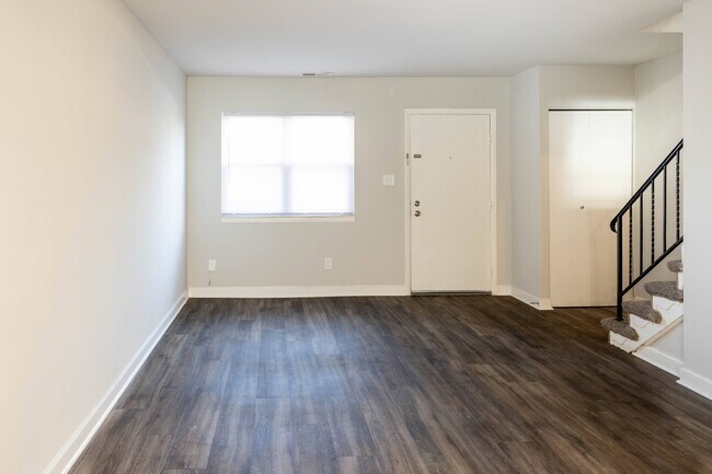 Foto del edificio - McDonogh Village Apartments & Townhomes