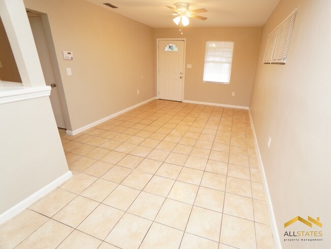 Building Photo - 2808 Southwood Dr