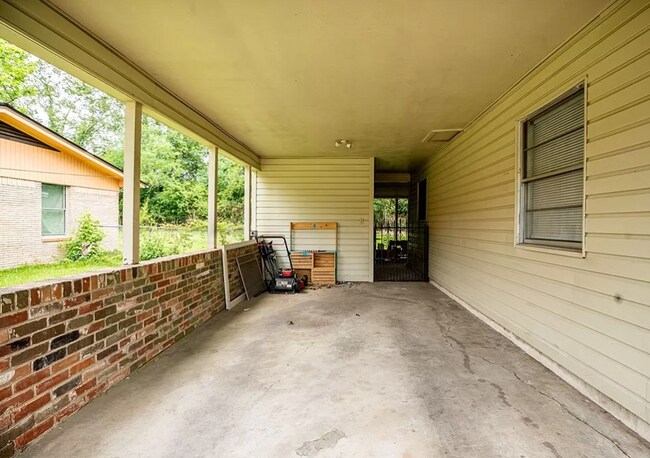 Building Photo - 1409 Diana St