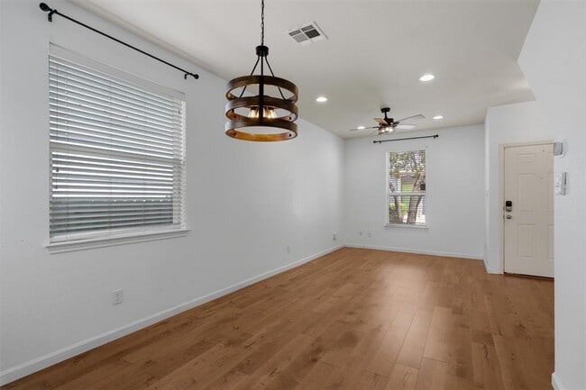 Building Photo - 5908 Red Bud Ridge Ln