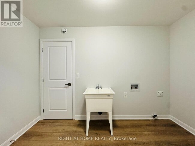 Photo du bâtiment - 312 Clearpath Private