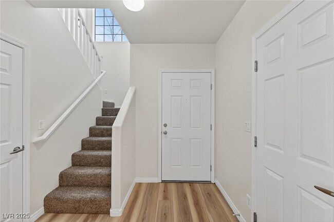 Foto del edificio - 7281 Larix Rd