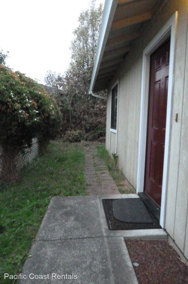 Building Photo - 2 br, 2 bath House - 1885 1-2 Lime Ave