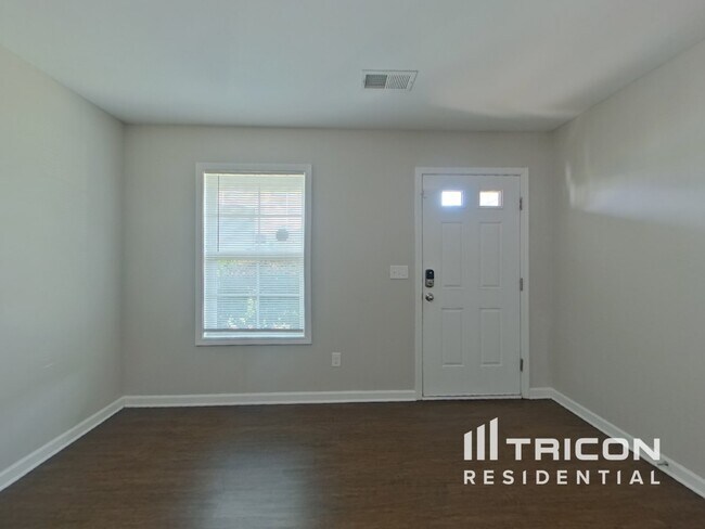 Foto del edificio - 715 Dawsons Park Wy