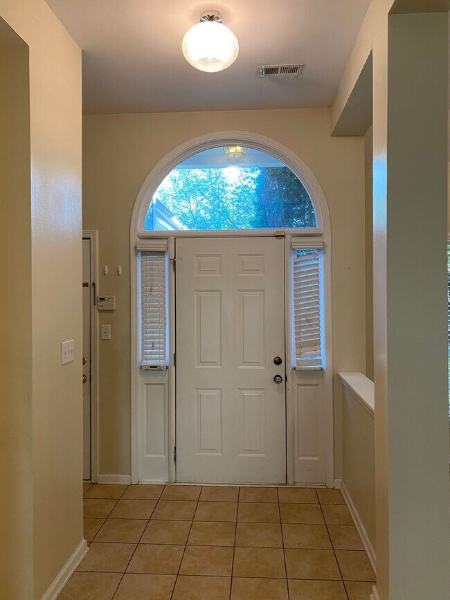 Foto del edificio - Lovely 3 bedroom, 2 bathroom ranch home in heart of Ballantyne