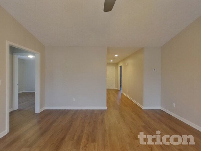 Foto del edificio - 4049 Sequoia Trail