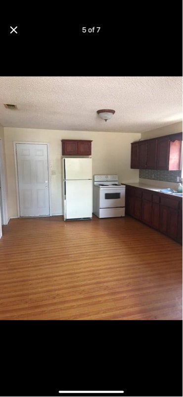 Foto del edificio - 23863 Southfork Dr