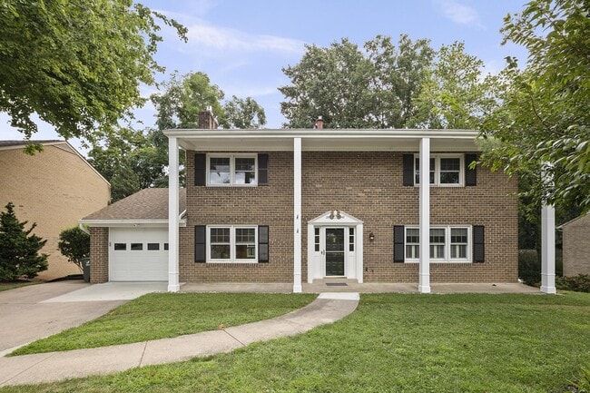 Photo - 2542 N Wakefield St House