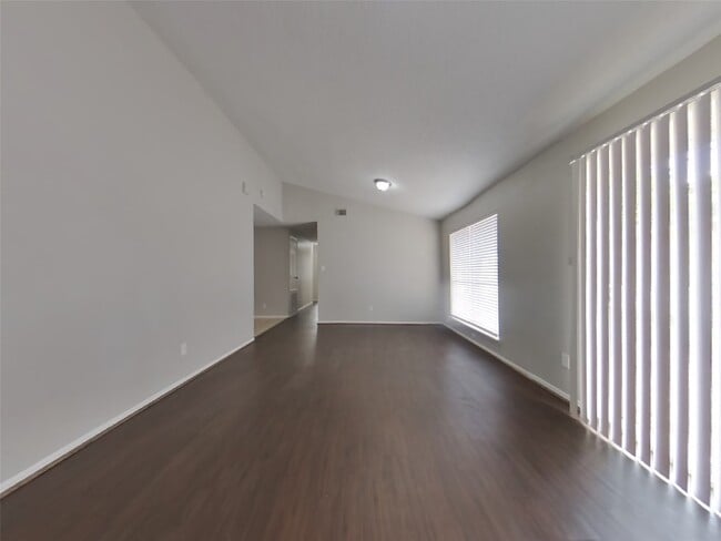 Building Photo - 17803 Glenmark Dr