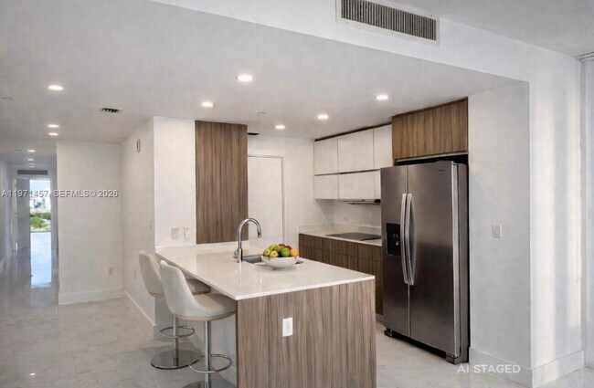 Foto del edificio - 600 NE 27th St