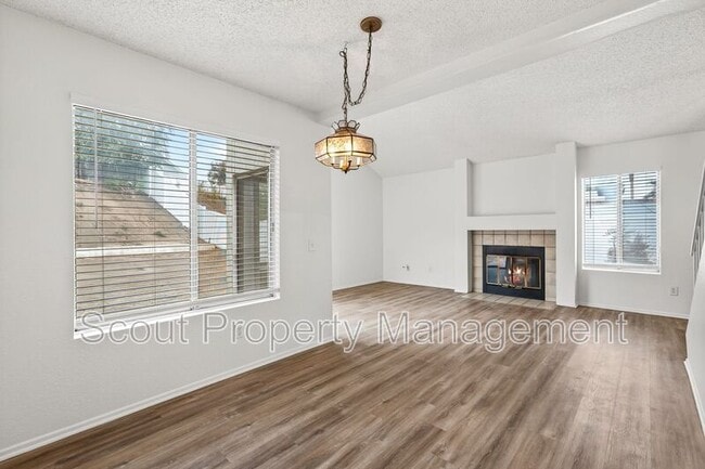 Foto del edificio - 27099 Rainbow Creek Dr