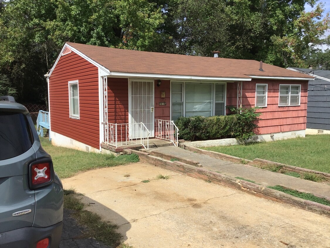 Primary Photo - 1616 18th Way SW