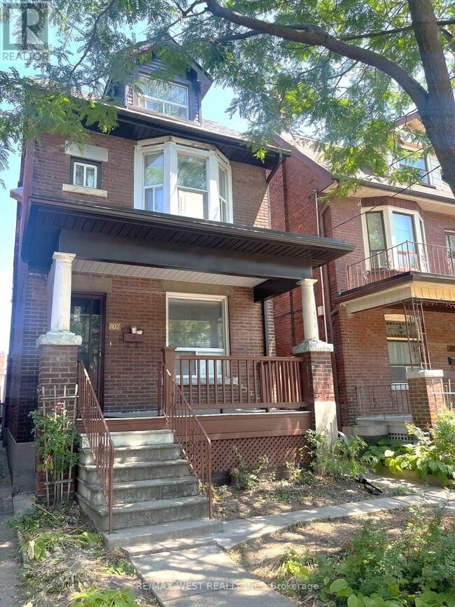 Building Photo - 707 Shaw St