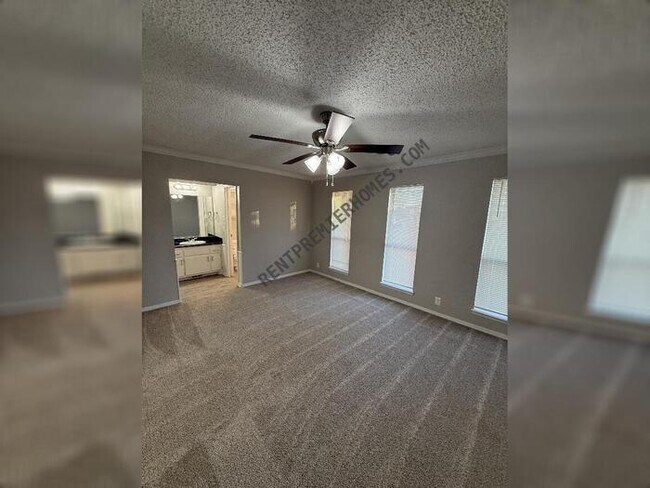 Photo - 1011 Taurus Dr House