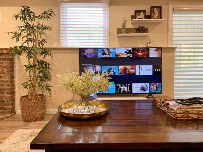 Building Photo - 36 Jamestown Dr