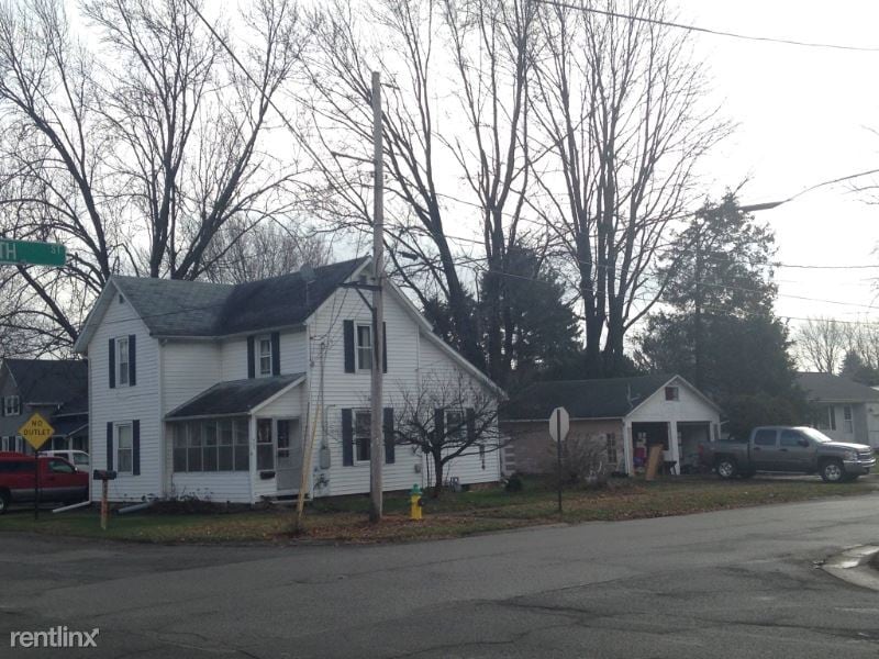 Primary Photo - 2 br, 1 bath Apartment - 403 Brownell