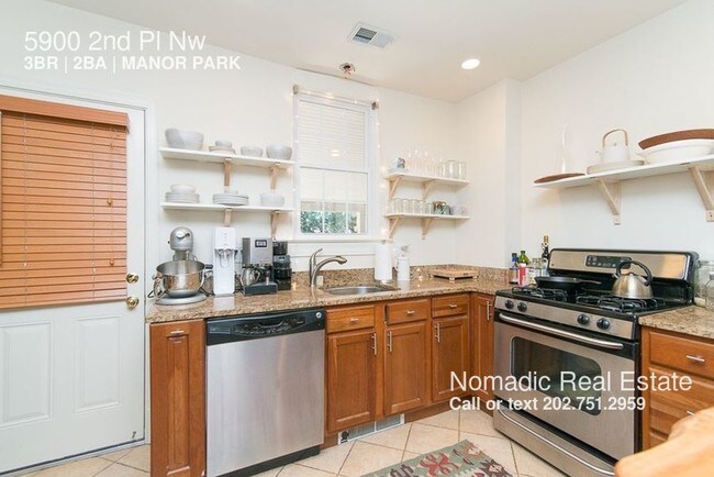 Foto del edificio - 5900 2nd Pl NW