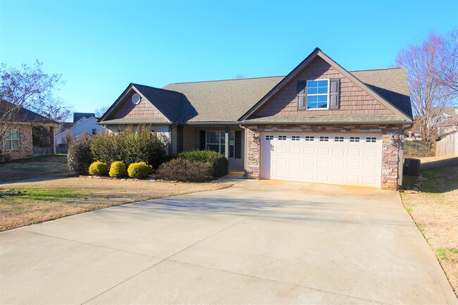 Building Photo - 610 Flintrock Dr
